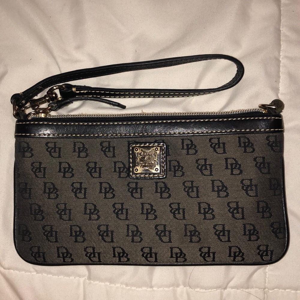 Dooney & Bourke wallet